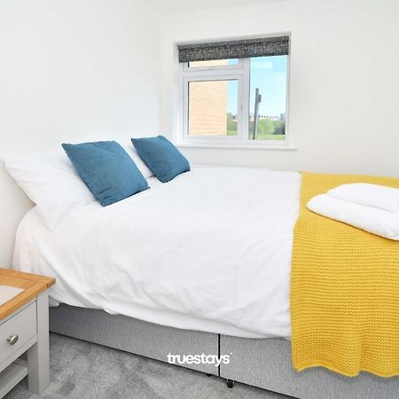 Regal House By True Stays - 3 Bedroom House In Stoke-On-Trent المظهر الخارجي الصورة