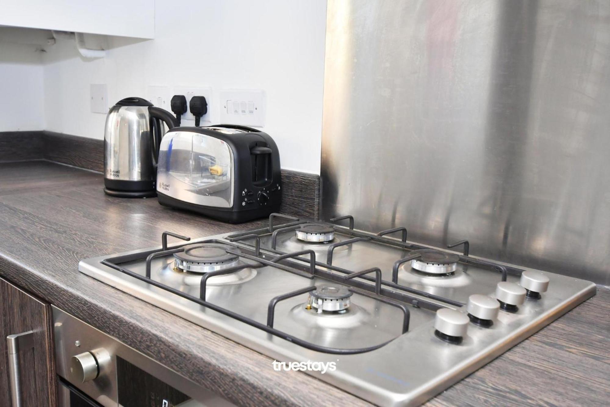 Regal House By True Stays - 3 Bedroom House In Stoke-On-Trent المظهر الخارجي الصورة