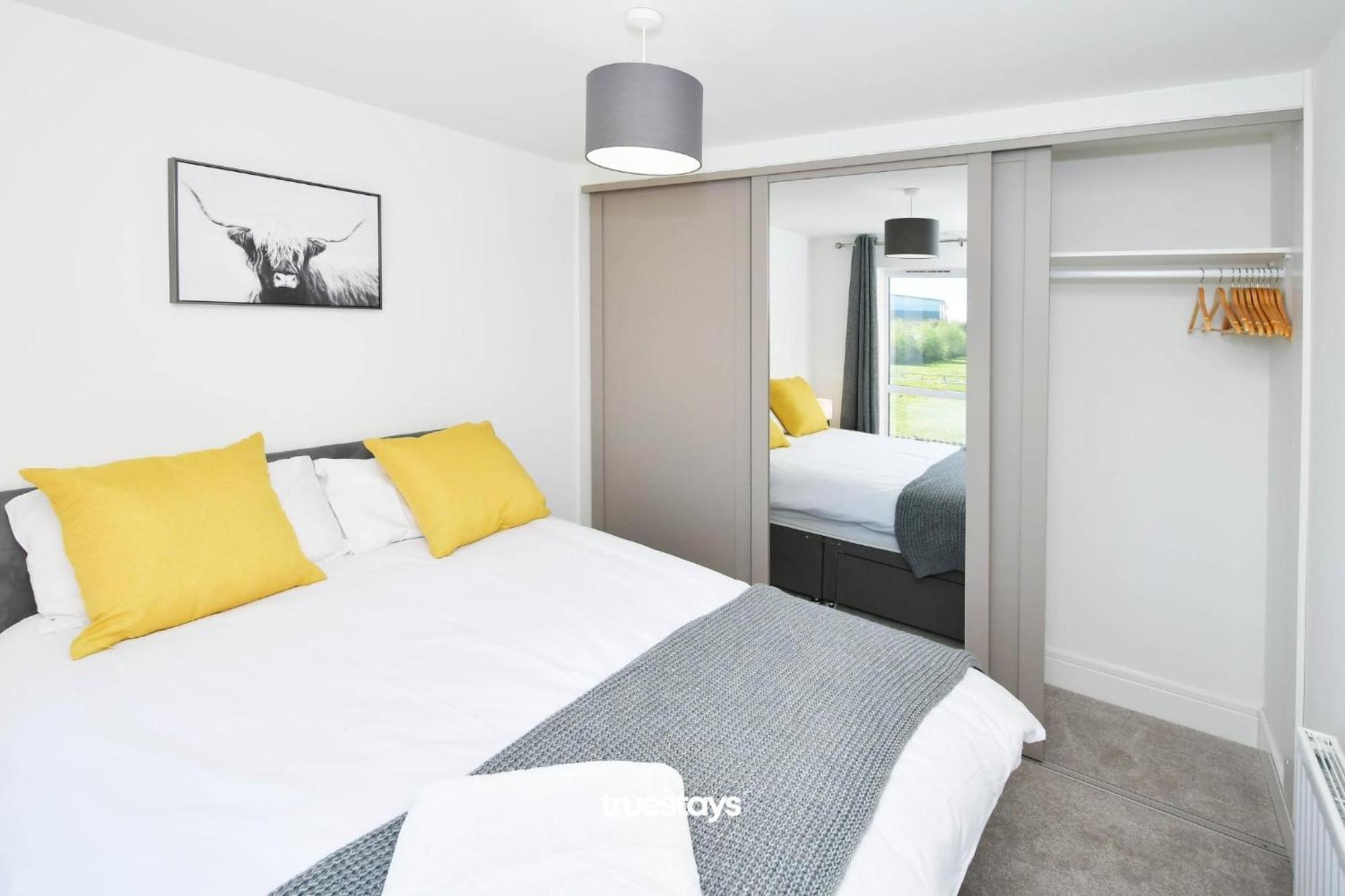 Regal House By True Stays - 3 Bedroom House In Stoke-On-Trent المظهر الخارجي الصورة