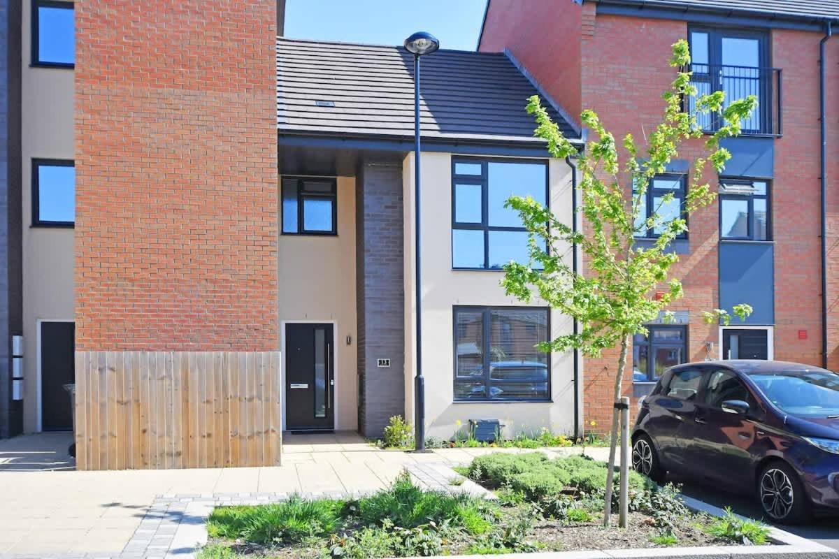 Regal House By True Stays - 3 Bedroom House In Stoke-On-Trent المظهر الخارجي الصورة