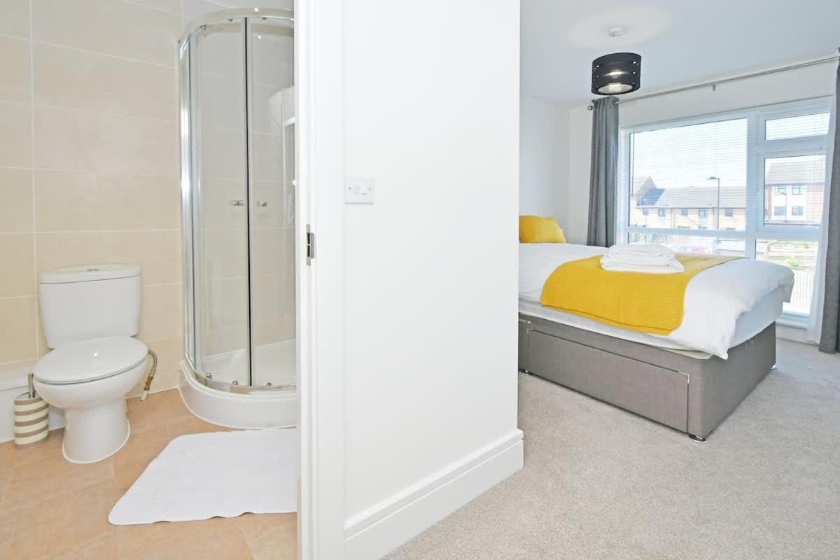 Regal House By True Stays - 3 Bedroom House In Stoke-On-Trent المظهر الخارجي الصورة