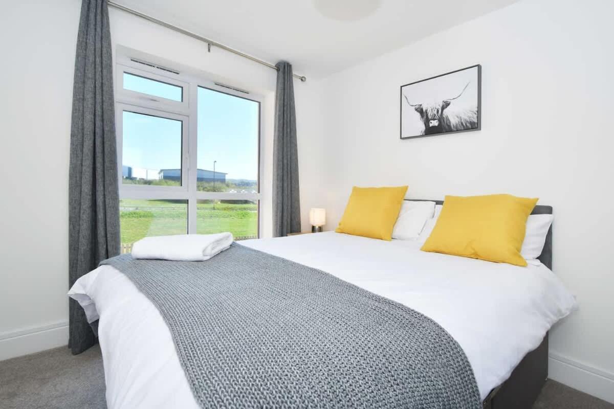 Regal House By True Stays - 3 Bedroom House In Stoke-On-Trent المظهر الخارجي الصورة