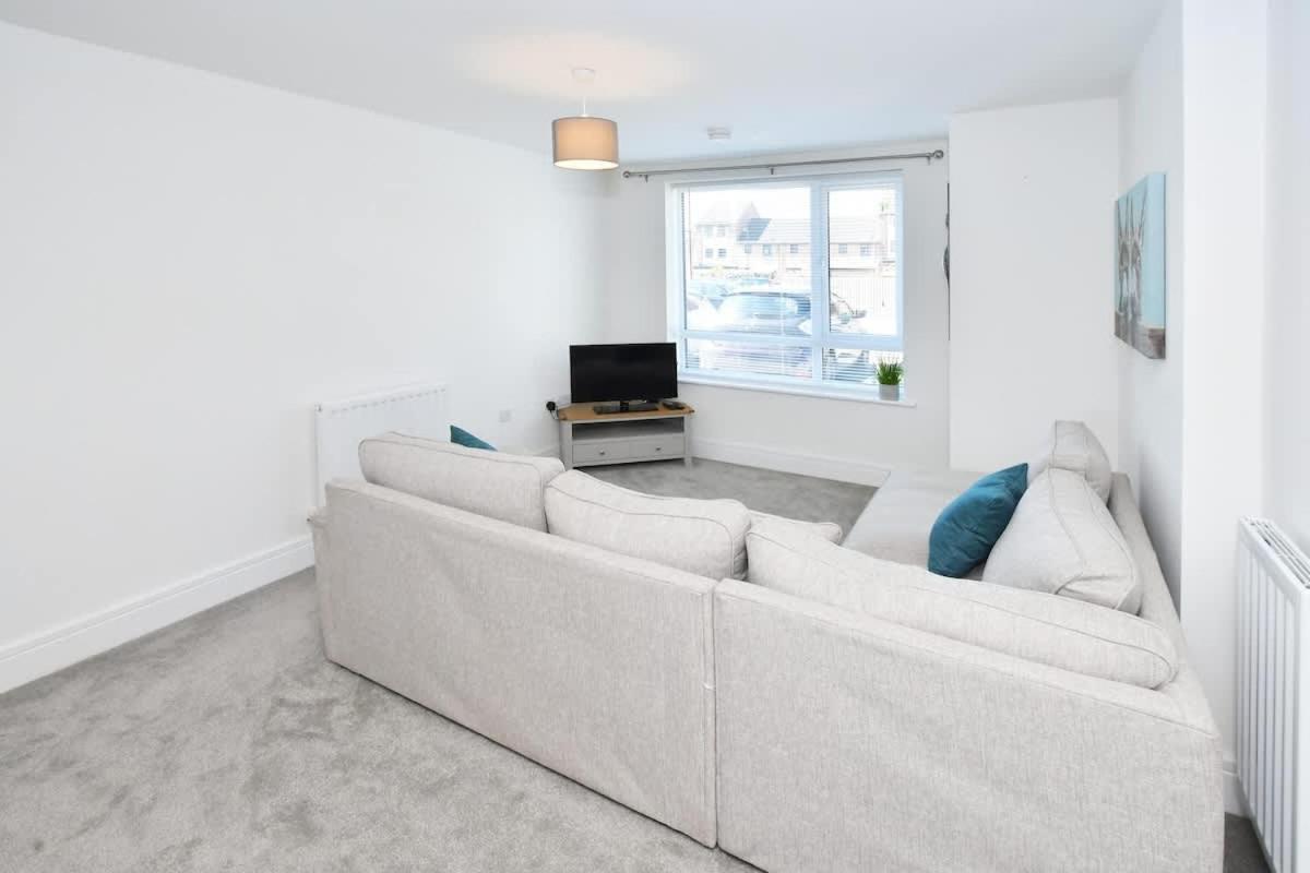 Regal House By True Stays - 3 Bedroom House In Stoke-On-Trent المظهر الخارجي الصورة
