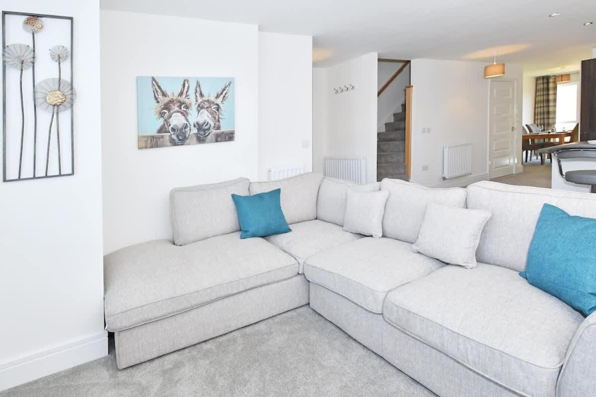 Regal House By True Stays - 3 Bedroom House In Stoke-On-Trent المظهر الخارجي الصورة